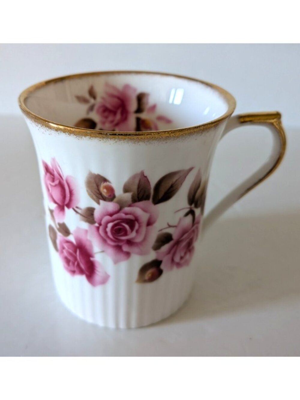 Vintage Regal Heritage Coffee Tea Cup Mug Bone China Roses Gold Rim 6 Oz England